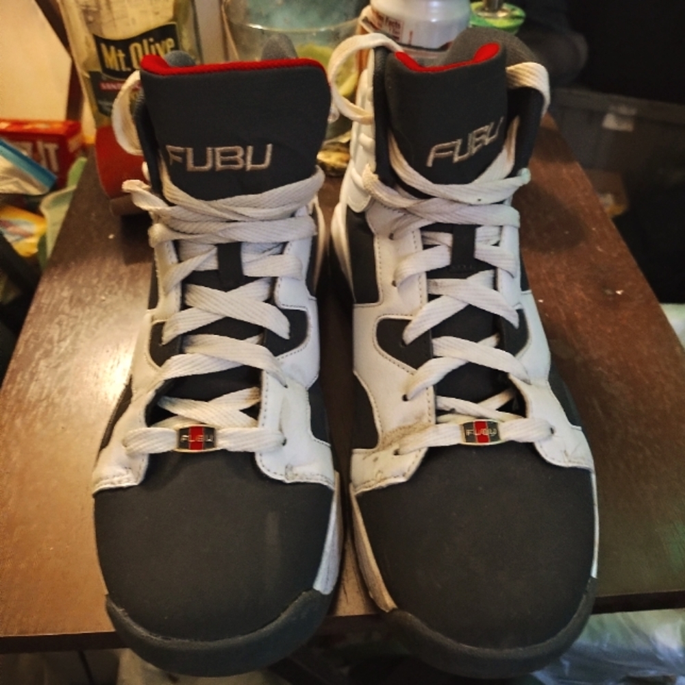 Fubu size 9 1/2 mens shoes white, Blue